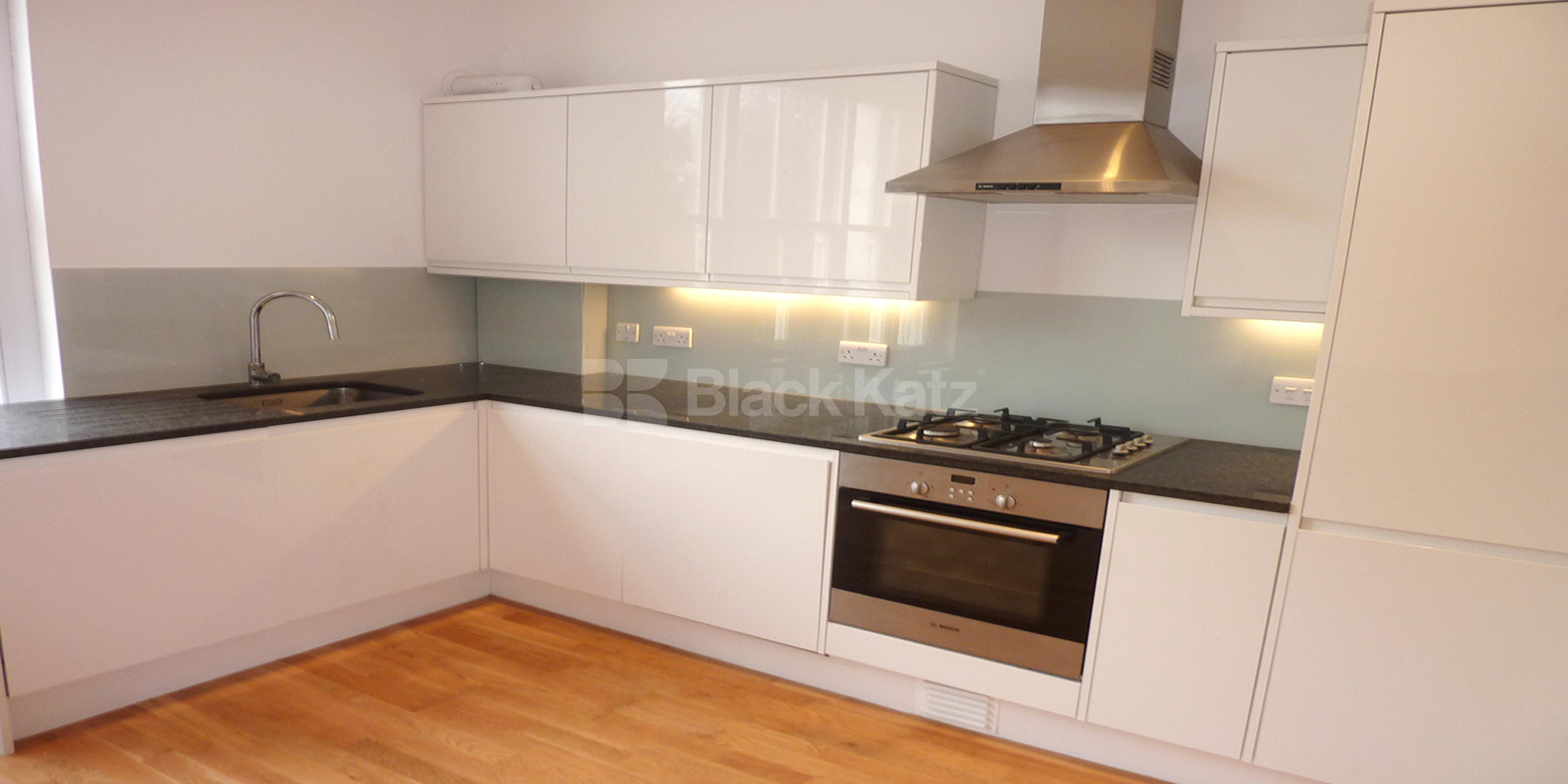 			2 BED 2 BATH , 2 Bedroom, 2 bath, 1 reception Flat			 Hilldrop Road, TUFNELL PARK  N7